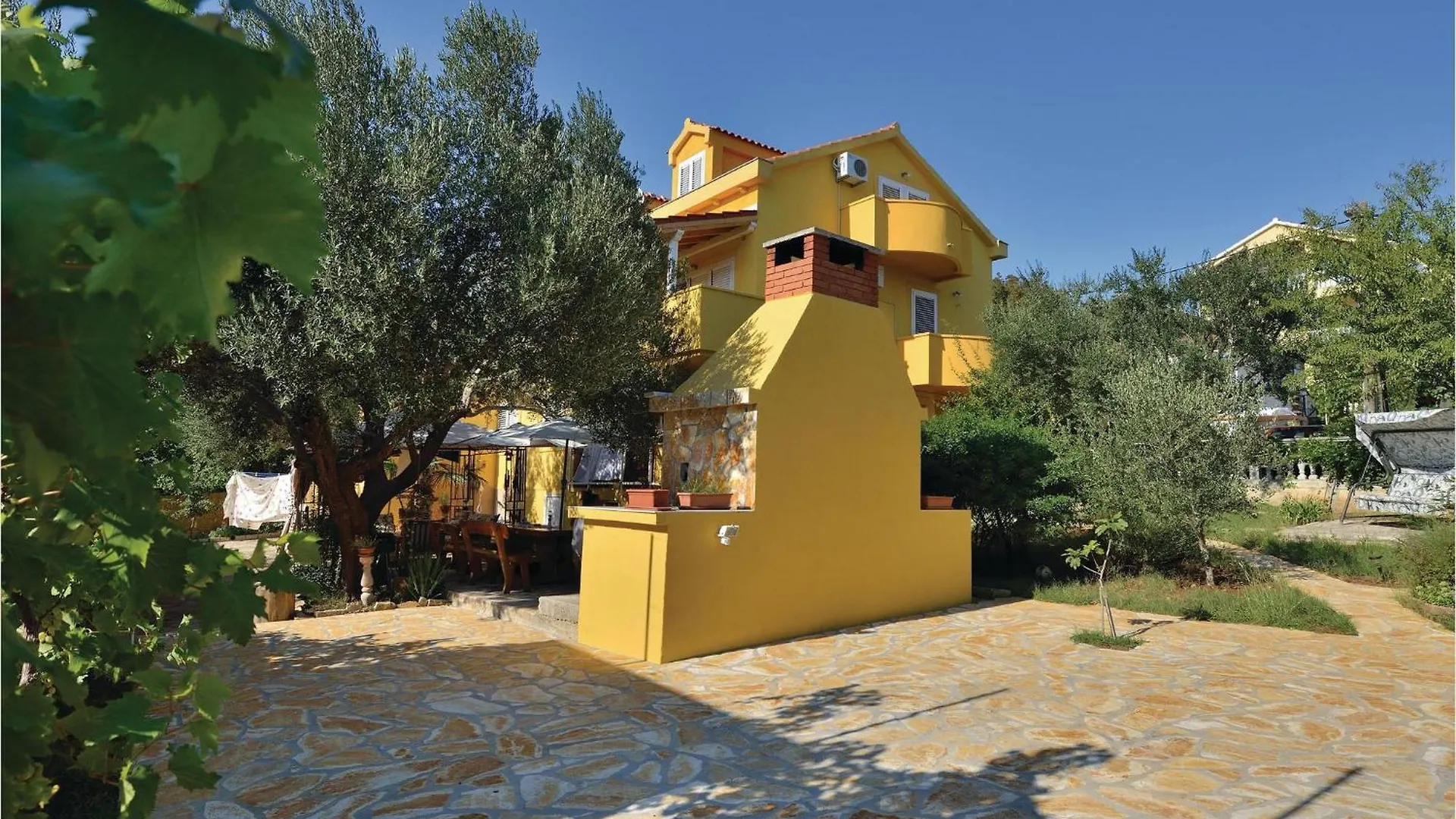 Awesome Apartment In Crna Punta With Kitchen Anić 0*,